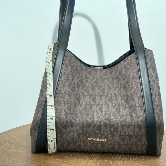 Michael Kors Large Leather Shoulder Tote Purse in Brown - Picture 6 of 6